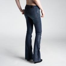 AMÉLIE SKINNY FLARED JEANS IN MIDNIGHT WAXED DENIM