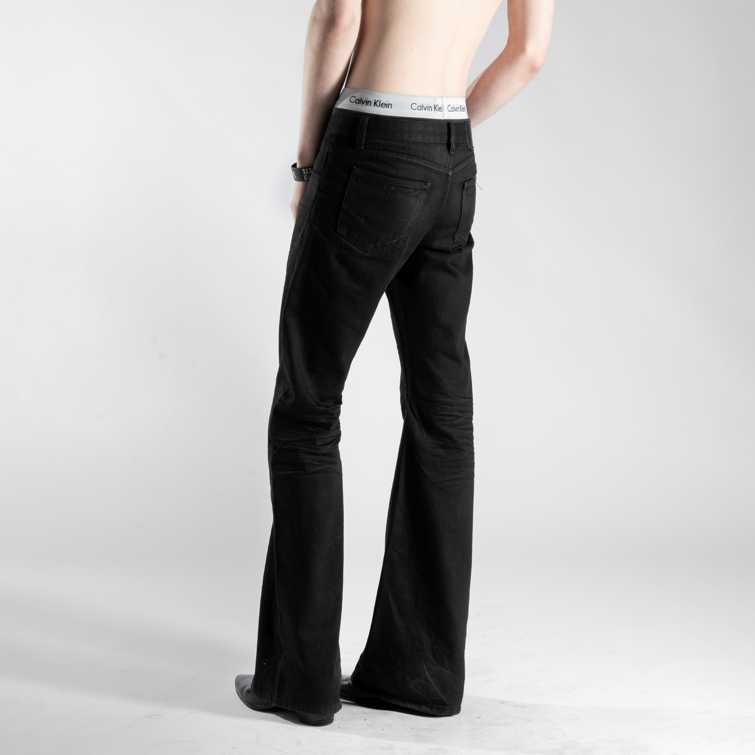 BACKSTAGE JEANS IN SOFT NOIR DENIM