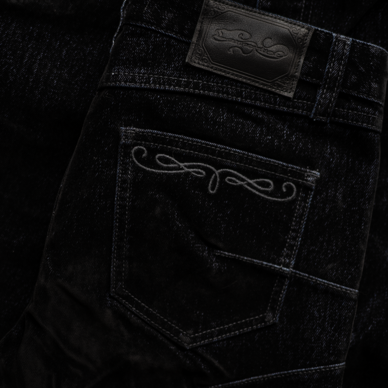 BACKSTAGE JEANS IN SOFT VELVET DENIM