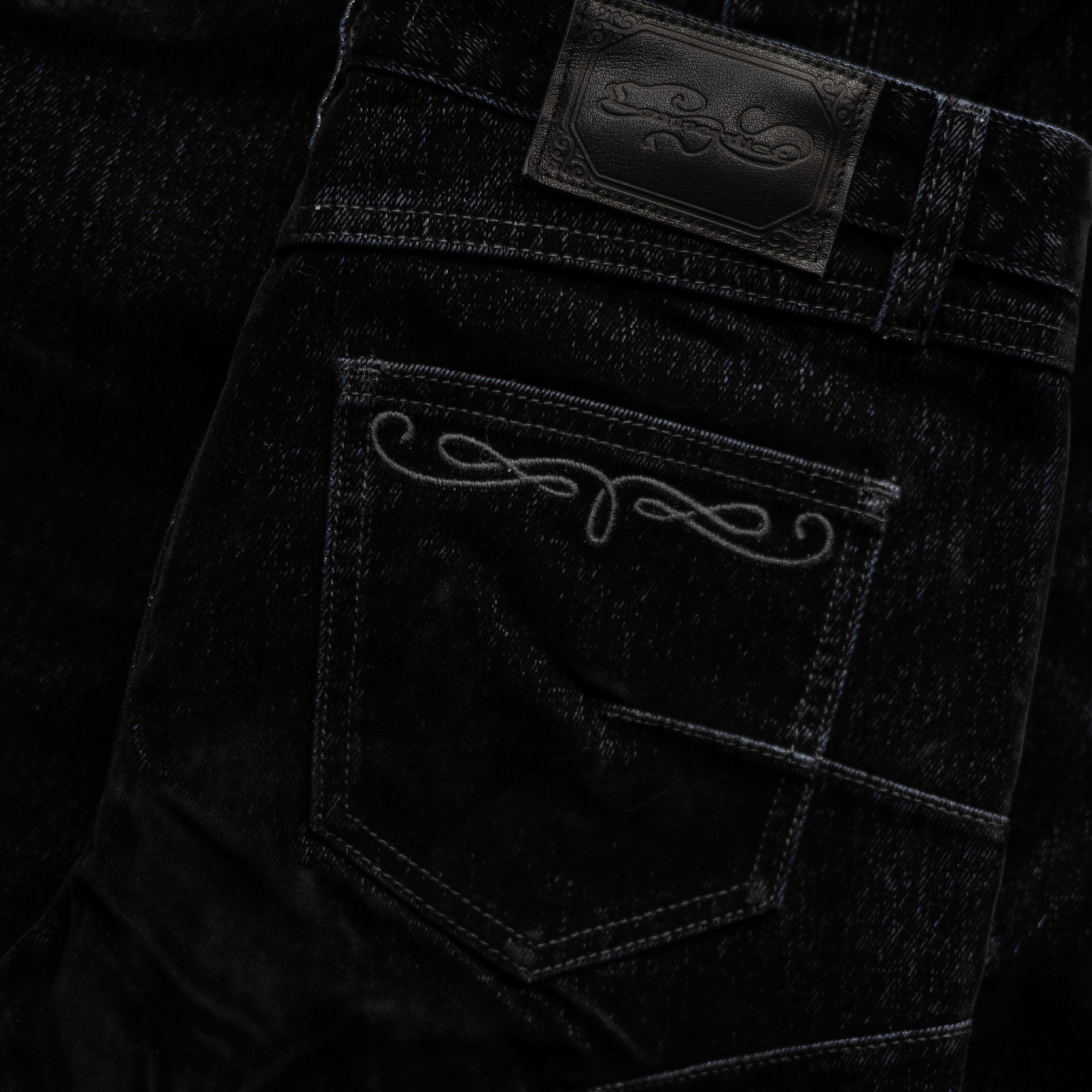 BACKSTAGE JEANS IN SOFT VELVET DENIM