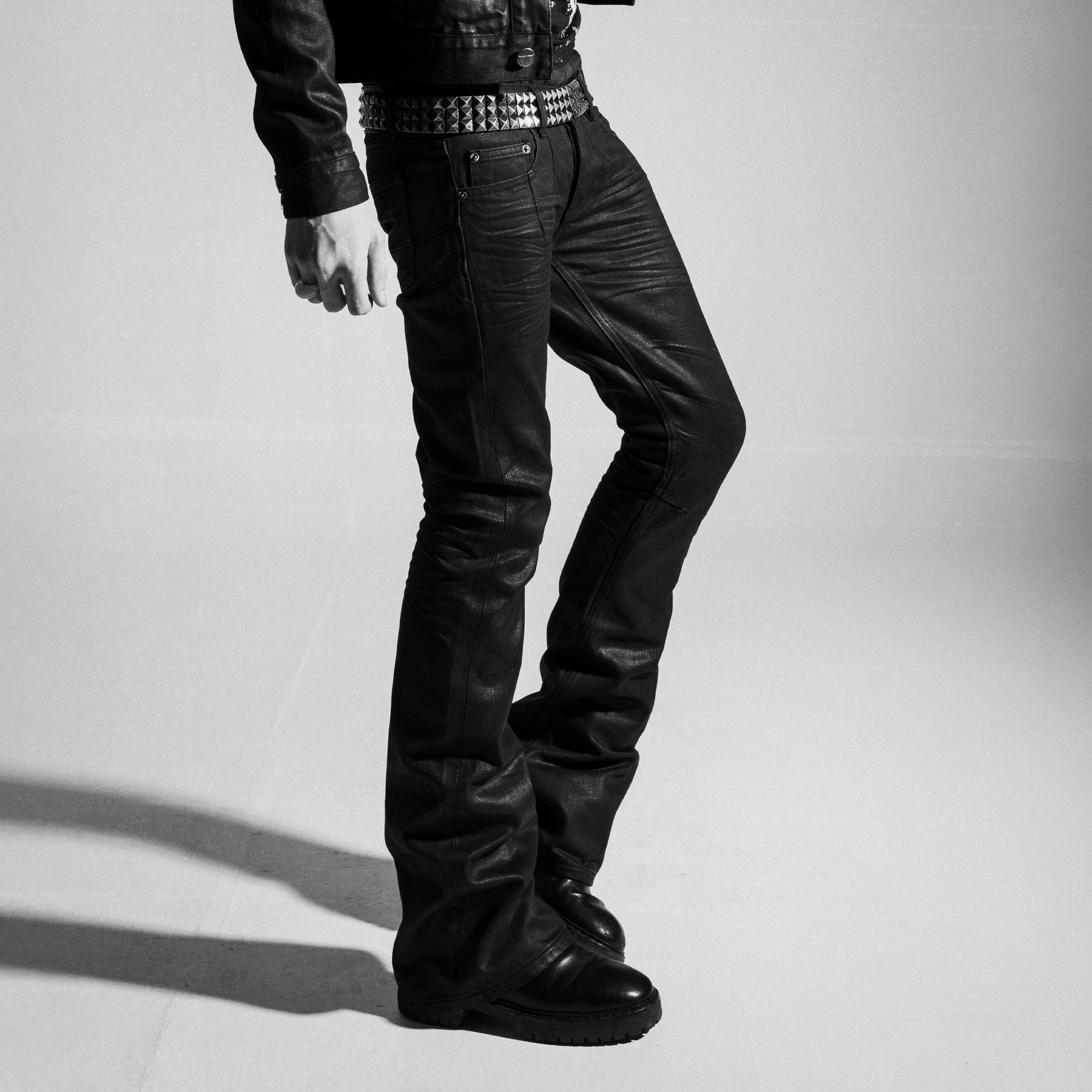 BACKSTAGE V3 FLARED JEANS IN WAXED SELVEDGE CHARCOAL DENIM