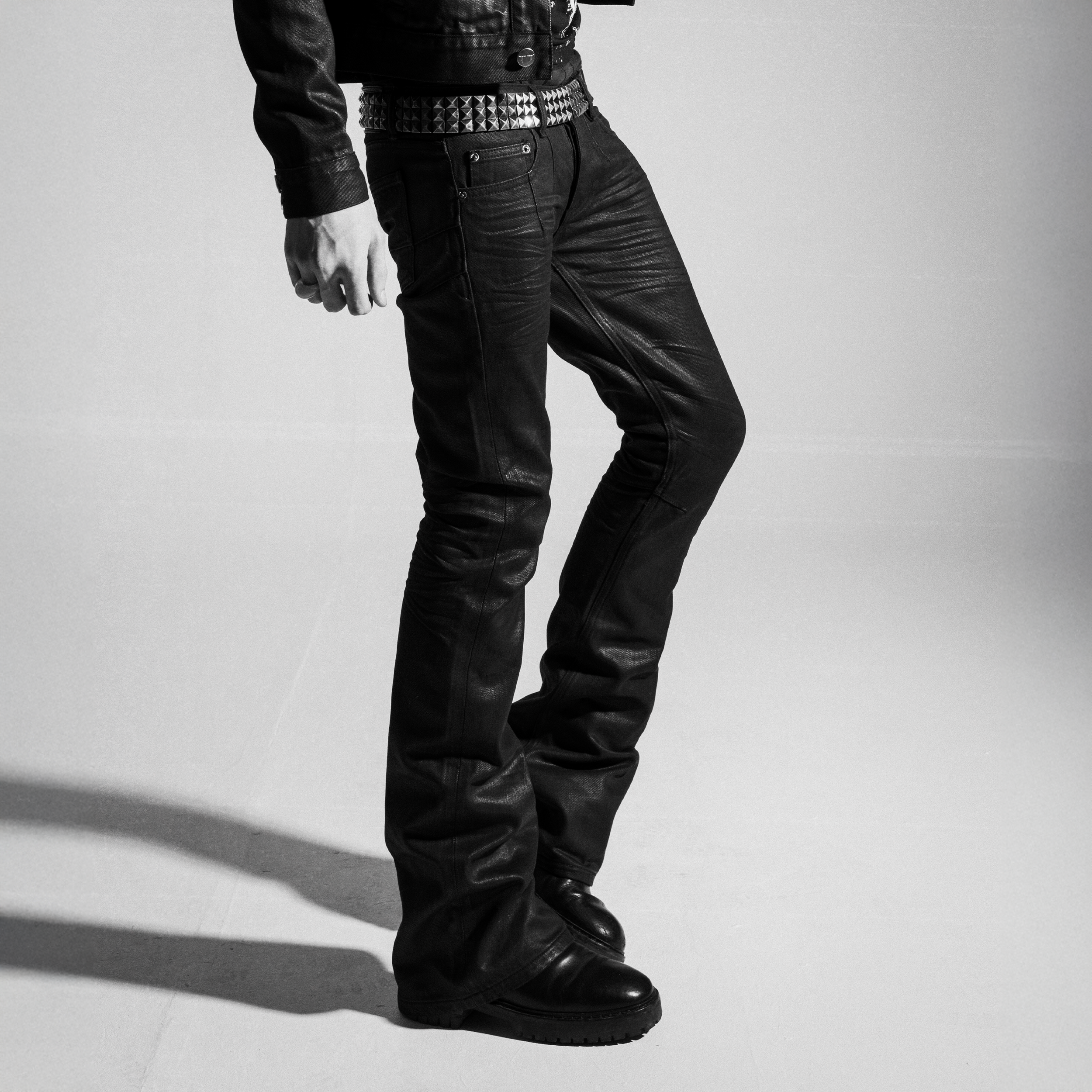 BACKSTAGE V3 FLARED JEANS IN WAXED SELVEDGE CHARCOAL DENIM